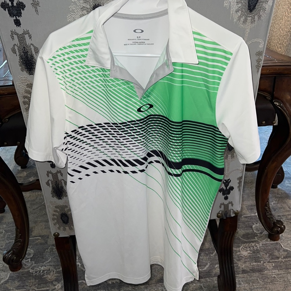 Men’s golf shirt